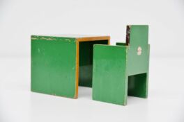 542: Tafel en stoel