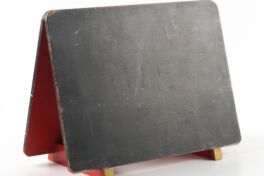 910: Tafelschoolbordje (desktop chalkboard)